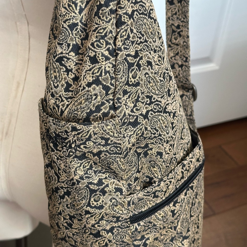 Ameribag Paisley Tapestry Sling Bag - Picture 4 of 6